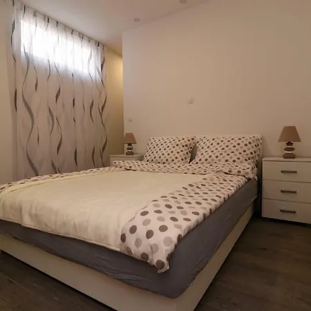 Paola Apartment