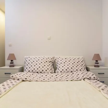 Paola Apartment *